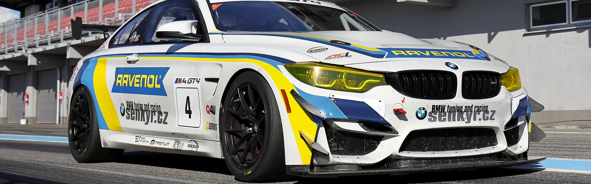 BMW M4 GT4 týmu Šenkýř Motorsport je na prodej!