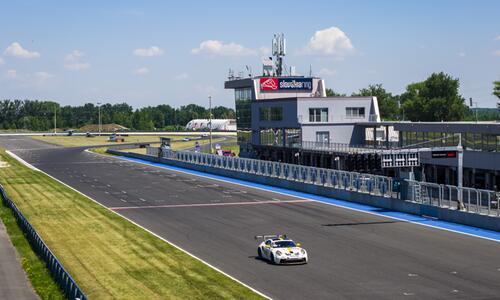 Slovakiaring Porsche Sprint Challenge Central Europe 2026: Reportáž ze závodu