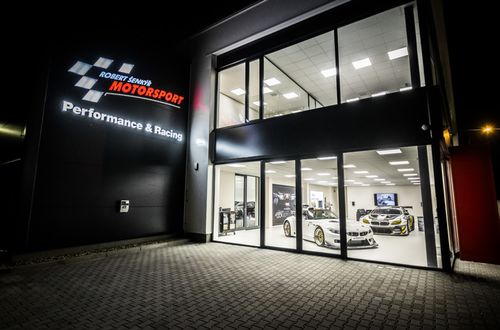 Performance centrum v noci | Performance & Racing Centrum Šenkýř Motorsport