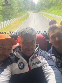 Autobusem a zastávky na důležitých místech tratě ... | ADAC 24h Nürburgring 2024 - 3h Classic 30.05. - 01.06.2024 (Reportáž)