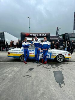 Tým Šenkýř Motorsport s Volvo 240i Turbo po úspěšném dokončení závodu | ADAC 24h Nürburgring 2024 - 3h Classic 30.05. - 01.06.2024 (Reportáž)