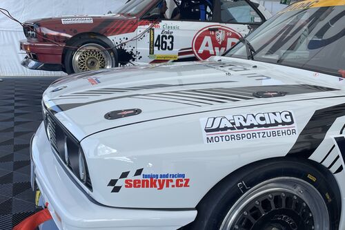 První setkání s auty v teamovém stanu - M3 E30 2,3l Gr.A s Šenkyř Motorport livery | ADAC 24h Nürburgring 2025 - 3h Classic 18.-22.05.2025