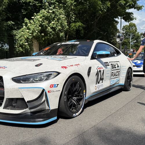 BMW M4 GT4 G82 v modrém, týmovém polepu Be a Race Driver | Ecce Homo Šternberk 2026 5-7. 6. 2026 - Reportáž