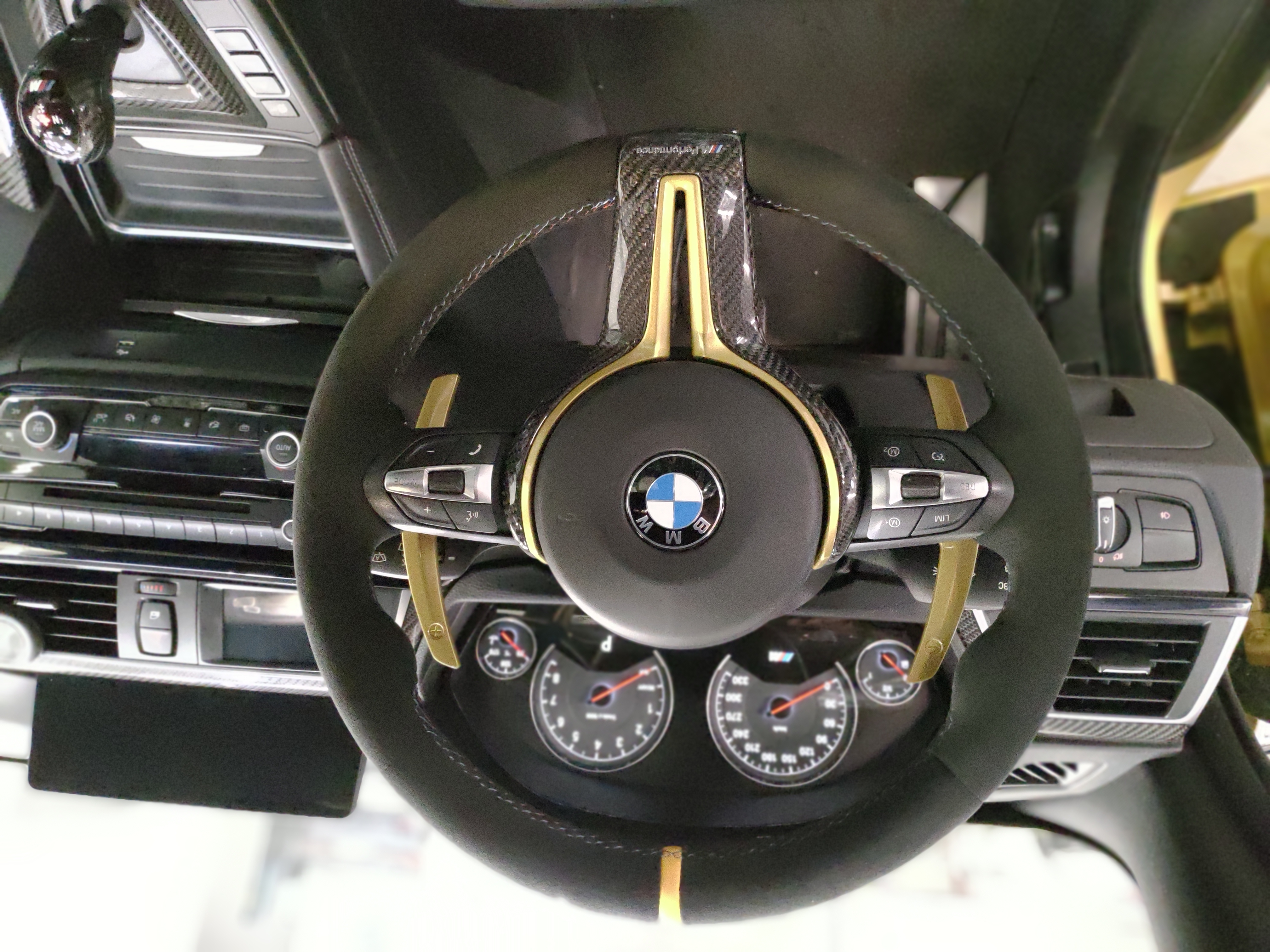 Bmw m2 online alcantara steering wheel