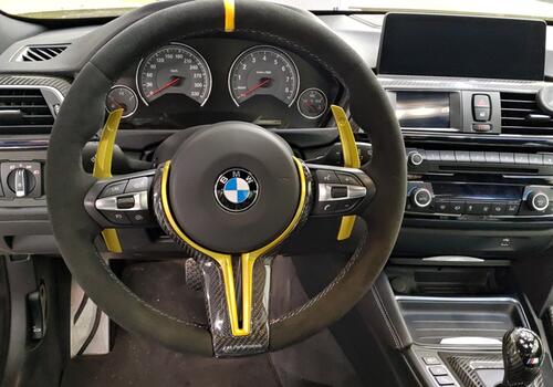 Steering wheel - stitching in the alcantara with an integrated center strip - Galerie #2