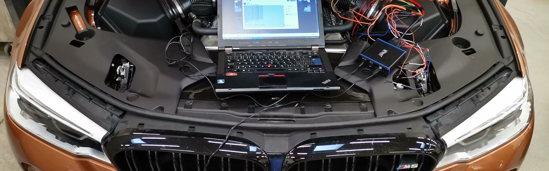 Performance software M5 F90, F90 Competition Stage 1 - 700PS/ 850Nm (Sériový výkon: 600-625PS/750Nm)