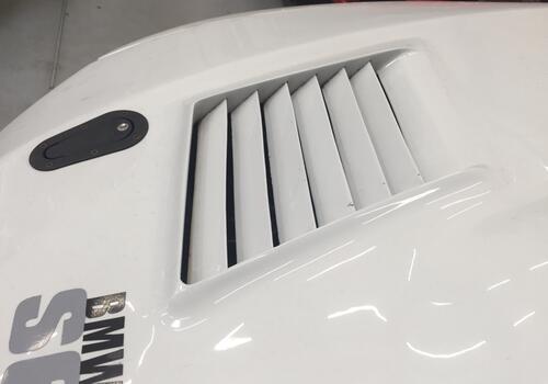 Carbon front bonnet ALMS style with powerdom and vents - Galerie #3