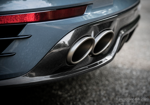 Rear Carbon Fiber Diffuser - High Gloss Akrapovič - Galerie #4