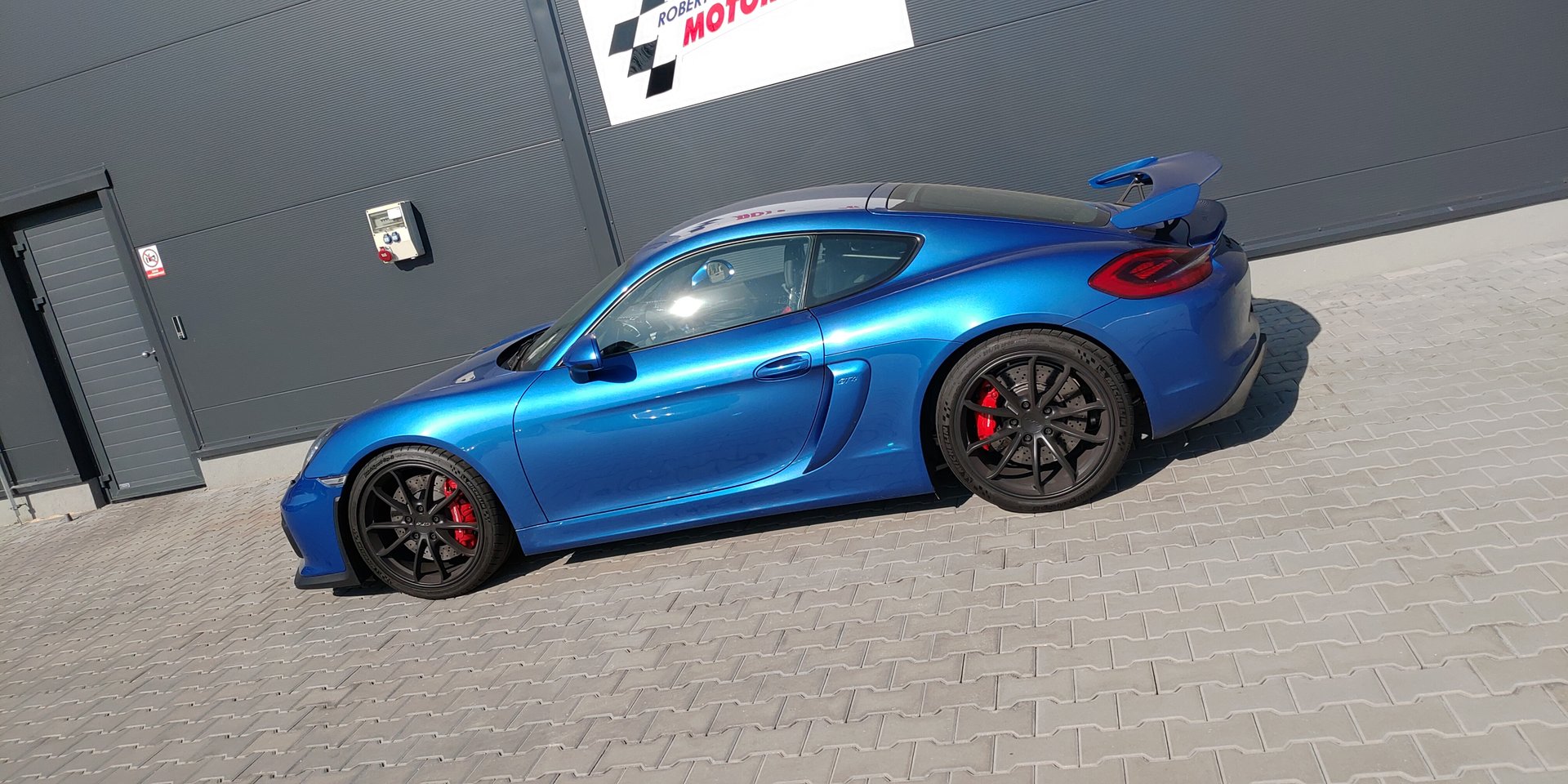 O prodeji vozů jako Porsche Cayman 981 GT4 u Šenkýř Motorsport - auto na prodej - Další #
