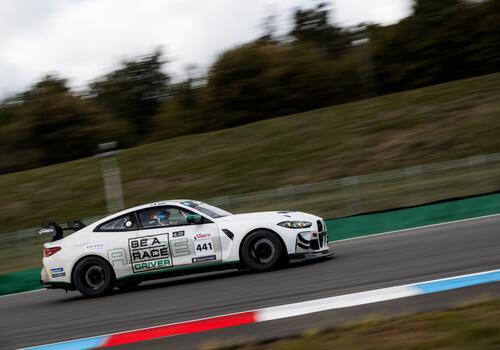 BMW M4 GT4 (G82) EVO (Green livery) - Galerie #4