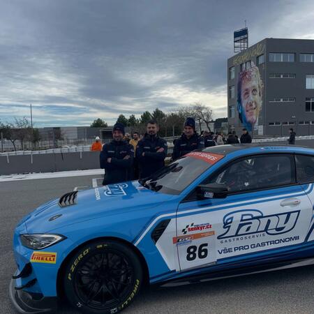 Valencia. Náš první závod v letošní GT Winter Series a spokojenost...