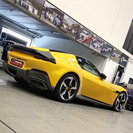V těchto dnech jsme se věnovali Ferrari 12cylindri. Moc...