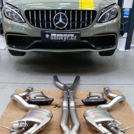 Akrapovič pro AMG C 63 S a dnešní instalace v Šenkýř Motorsport...