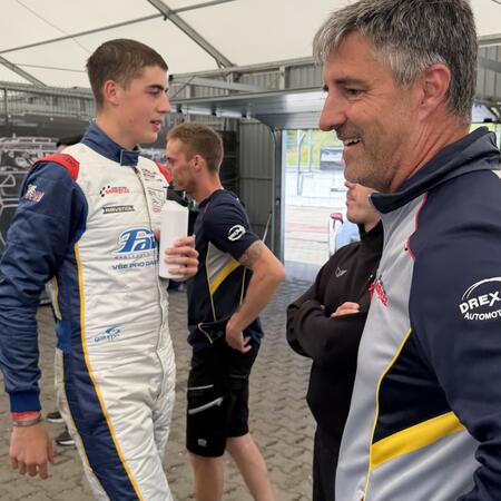 Discussion of the second race in the pit box