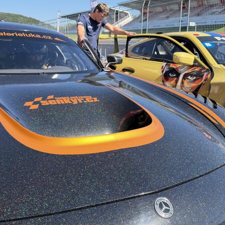 Martin Tóth v Mercedes-AMG GT3 připraven na start závodu