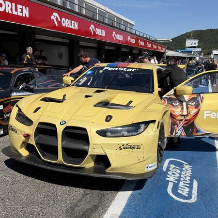 J-M. Schuttrumpf připraven ve svém BMW M4 GT3