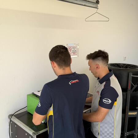 Vyhodnocení jízdy BMW M4 GT3 po prvním tréninku