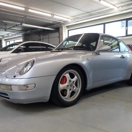 Revitalizace Porsche 993, rok 1996, pokračuje.
Po instalaci podvozku KW Var.3 dnes dokončení renovace třmenů a celého brzdového systému a interieru....
Teď...
