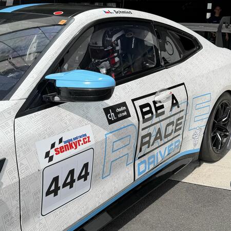 L. Schmied v BMW M4 GT4 vyjiždí na další testovací jízdy