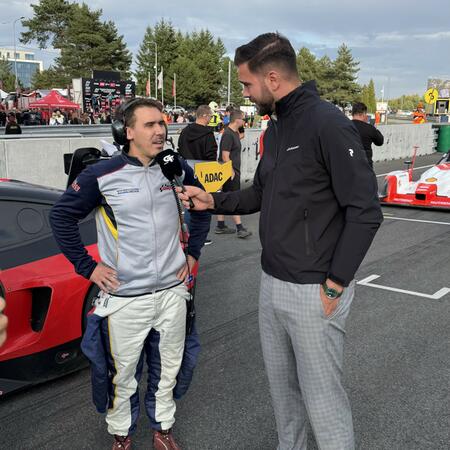 R. Gonda dává rozhovor před startem endurance závodu