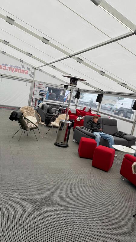 The relaxation area in front of the pit boxes is ready