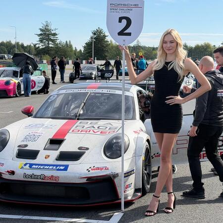M. Faiereisl v Porsche 992 GT3 Cup na P2 starting gridu...