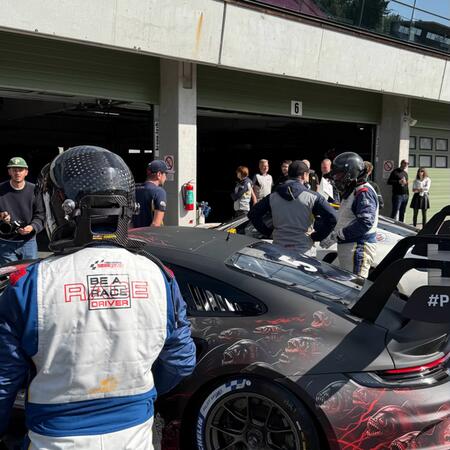 The atmosphere in front of the pit boxes after the first...