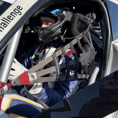 M. Faiereisl v Porsche 992 GT3 Cup na P2 starting gridu...