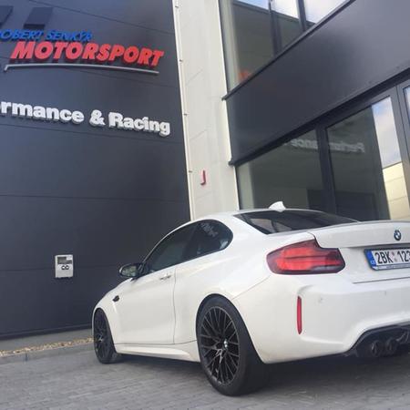 BMW M2 Competition a dalsi Akrapovic Evolution Line - koncovy...