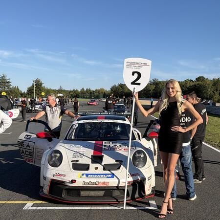 M. Faiereisl v Porsche 992 GT3 Cup na P2 starting gridu...