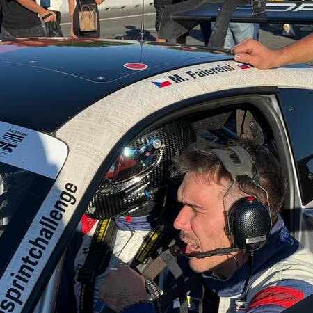 M. Faiereisl v Porsche 992 GT3 Cup na P2 starting gridu...