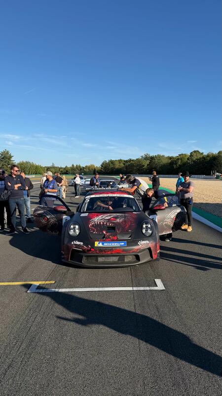 R. Kolařík před startem endurance závodu na startovním gridu