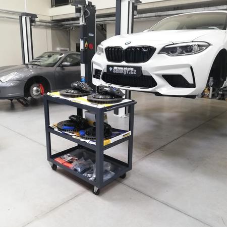 BMW M2 Competition - dnes podvozek KW Clubsport 3-cestny a brzdy AP Racing  Proti Covid-19 bojujeme praci 💪  #senkyrmotorsport 