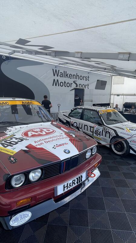 Prvotní přípravy obou vozů BMW M3 E30 na okruh Nürburgring...