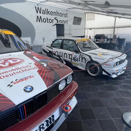 Závodní vozy BMW M3 E30 (Gr.A a Evo DTM) na ADAC 24H Classic...