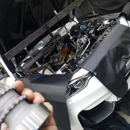 BMW M4 F82 a dnešní další instalace aretace kliky “Crank Hub...