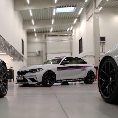 O dalším hotovém projektu BMW M2 Competition jsme v týdnu již psali....Dnes emdvojka na chvíli odjela dělat radost svému majiteli (Roman je fakt srdcař...