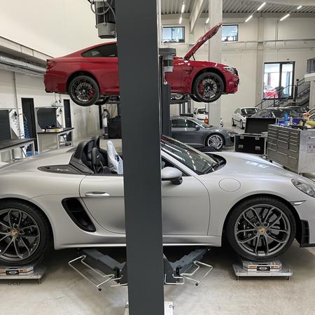 •
➡️Porsche 718 Spyder
➡️BMW M4 Heritage
➡️Audi R8 
Dobrý...