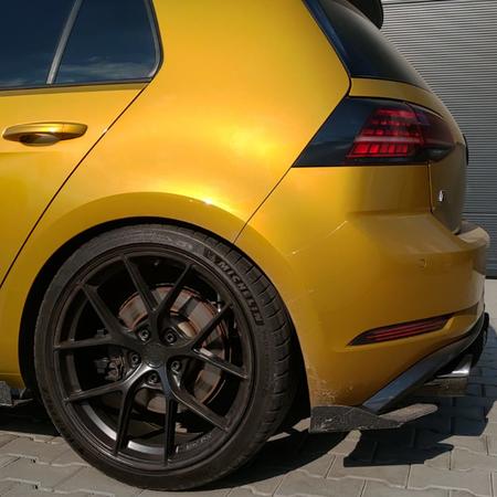 VW Golf R (VII) a podvozek KW DDC pro #rsrperformance.
•••
Výškově...