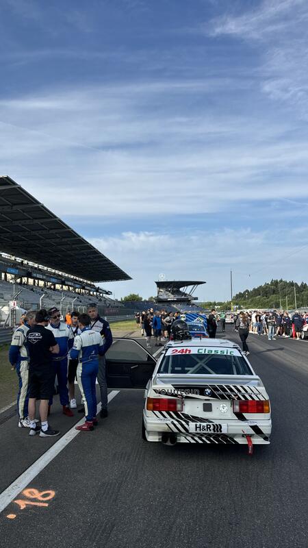 The Šenkýř Motorsport team is ready on the starting straight...