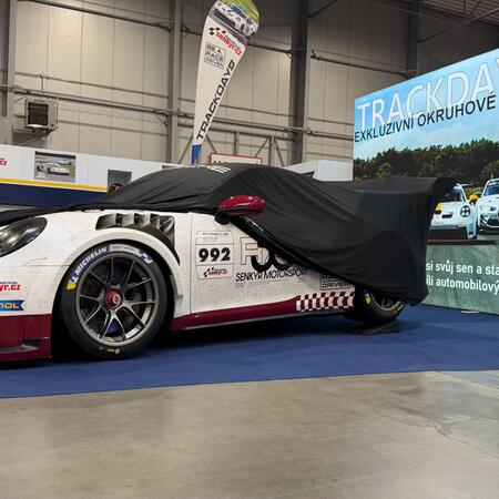 Částečně odhalené Porsche 992.2 GT3 Cup
