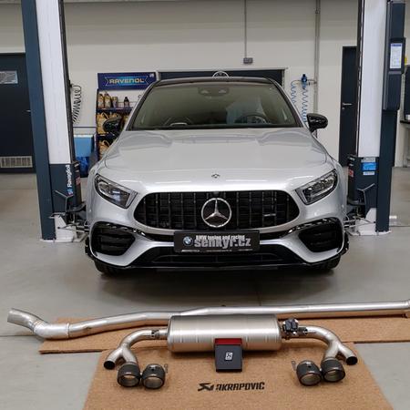 Dnes Mercedes-AMG A45 S a Akrapovič Evolution Line.
•••
Titanový...