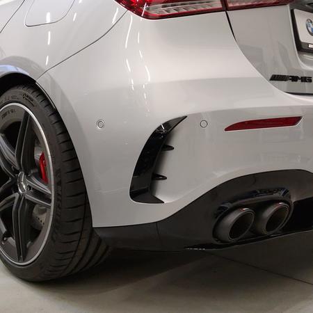 Dnes Mercedes-AMG A45 S a Akrapovič Evolution Line.
•••
Titanový...