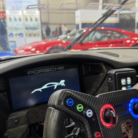 Porsche 911 (992.2) GT3 Cup - Detailní pohledy na interiér