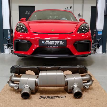 Porsche Cayman 718 GT4 a instalace titanového výfukového...