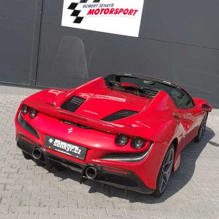 30 let Akrapoviče a na jeho počest číslovaná...