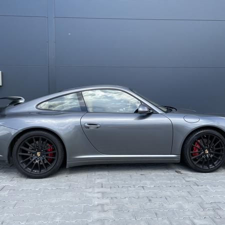 997.2 4S 2009 PDK with aerokit….new in our garage 
•••
Kromě...