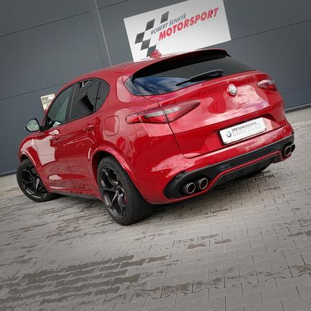 Alfa Romeo Stelvio Quadrifoglio - elektronicky řízený...