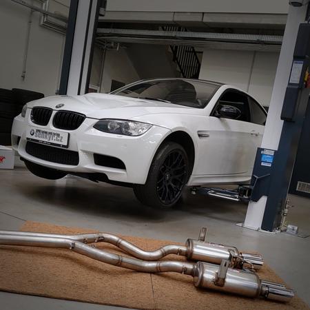Instalace kompletního výfuku 'cat-back' do BMW M3 E92 od Supersprint - fantastický zvuk a zlepšení odezvy na plyn...✅
•••
Pro...