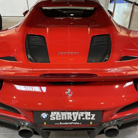 Výroční výfuk k 30 letům Akrapovič pro Ferrari...